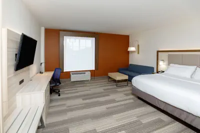 Photo 5 - Holiday Inn Express & Suites Sturbridge by IHG