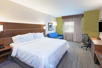Photo 4 - Holiday Inn Express & Suites Lenexa - Overland Park Area by IHG
