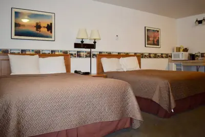 Photo 5 - Longliner Lodge and Suites