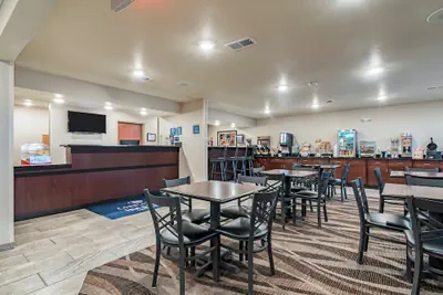 Photo 3 - Cobblestone Inn & Suites - Lamoni