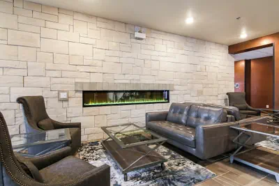 Photo 4 - Cobblestone Inn & Suites at UW Stout Downtown Menomonie