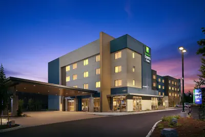 Photo 2 - Holiday Inn Express & Suites Portland Airport - Cascade Stn by IHG