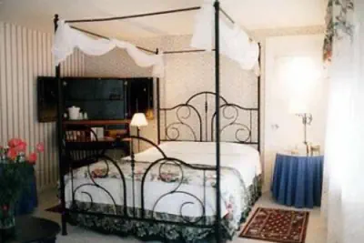Photo 4 - 1896 House Country Inn & Motels