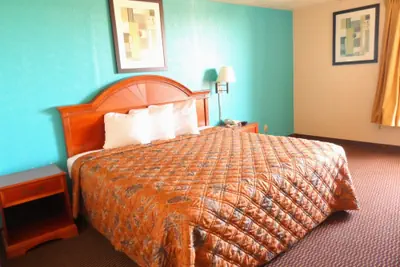 Photo 5 - Courtesy Inn