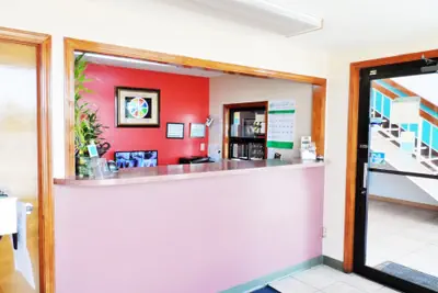 Photo 3 - Courtesy Inn