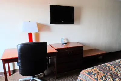 Photo 4 - Courtesy Inn