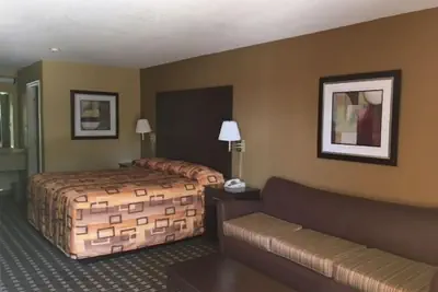 Photo 4 - Executive Inn & Suites