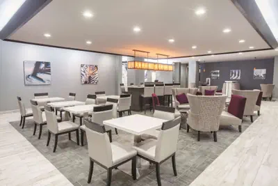 Photo 3 - La Quinta Inn & Suites by Wyndham Kingsville