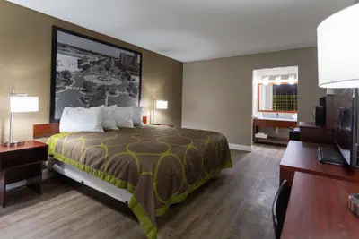 Photo 5 - Super 8 by Wyndham Goldsboro