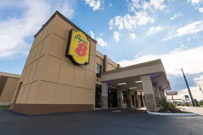 Photo 2 - Super 8 by Wyndham Goldsboro