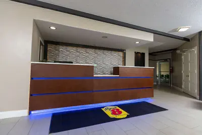 Photo 4 - Super 8 by Wyndham Goldsboro