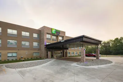 Photo 2 - Holiday Inn Express and Suites Portage by IHG