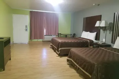 Photo 5 - Frontier Motel