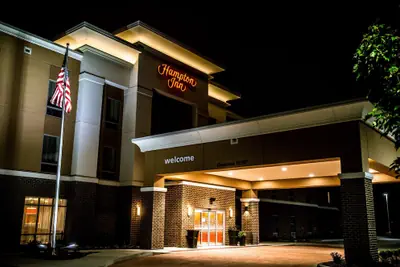Photo 2 - Hampton Inn Pontiac