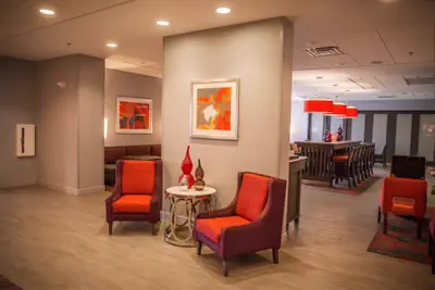 Photo 5 - Hampton Inn Pontiac