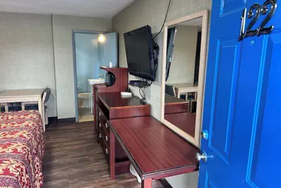 Photo 4 - Westgate Manor Motel Austintown-Younstown, Ohio