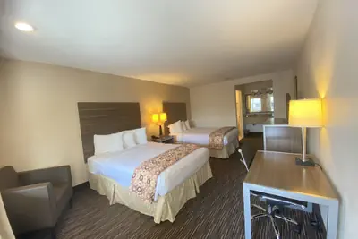 Photo 4 - Garden State Inn
