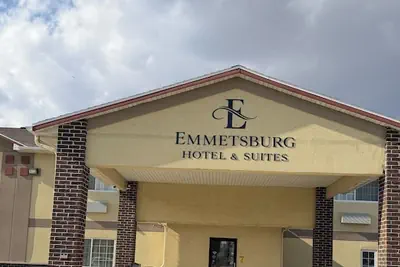 Photo 2 - Emmetsburg Hotel and Suites