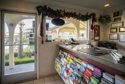 Photo 3 - Travelers Inn
