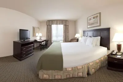 Photo 5 - Holiday Inn Express Hotel & Suites Corsicana by IHG