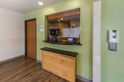 Photo 3 - Extended Stay America Select Suites - Oklahoma City - Southeast
