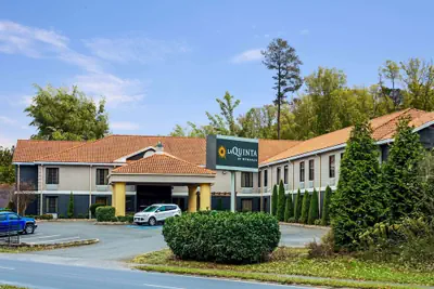 Photo 2 - La Quinta Inn by Wyndham Radford