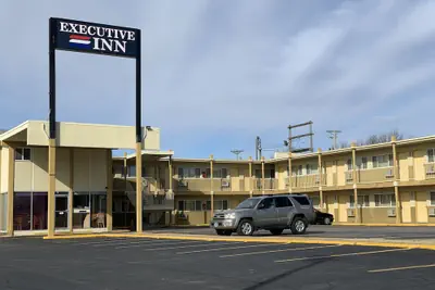 Photo 2 - Executive Inn