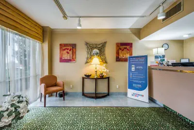 Photo 4 - Econo Lodge Corinth