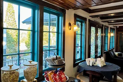 Photo 3 - Arrowhead Lake Inn