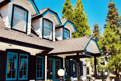 Photo 2 - Arrowhead Lake Inn