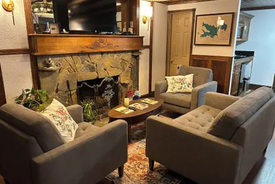 Photo 5 - Arrowhead Lake Inn