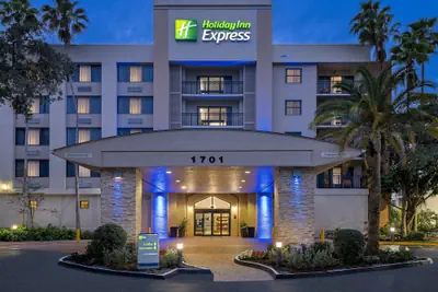 Photo 2 - Holiday Inn Express Hotel & Suites Ft. Lauderdale-Plantation by IHG
