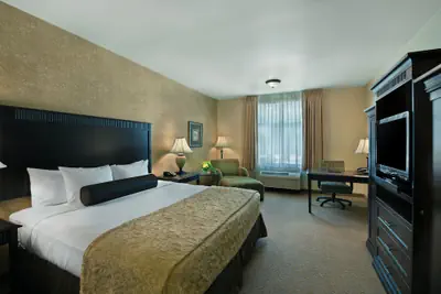 Photo 4 - Oxford Suites Boise