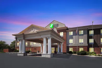 Photo 2 - Holiday Inn Express Hotel & Suites Urbana-Champaign by IHG