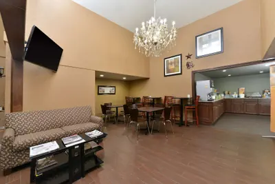 Photo 4 - Quality Inn Gonzales