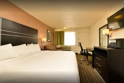 Photo 5 - Quality Inn Gonzales