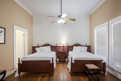 Photo 5 - Coombs Inn & Suites