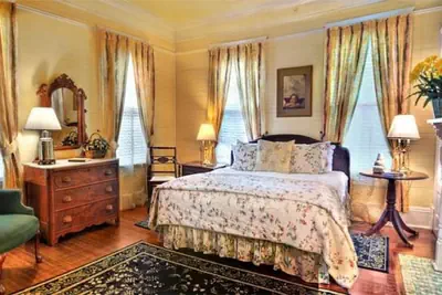 Photo 4 - Coombs Inn & Suites