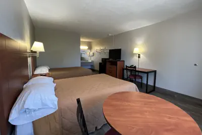 Photo 5 - EZ Travel Inn