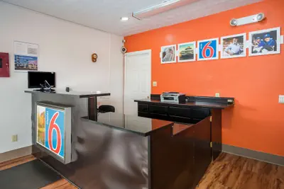 Photo 4 - Motel 6 Parkersburg, WV