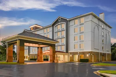 Photo 2 - La Quinta Inn & Suites by Wyndham Atlanta Douglasville