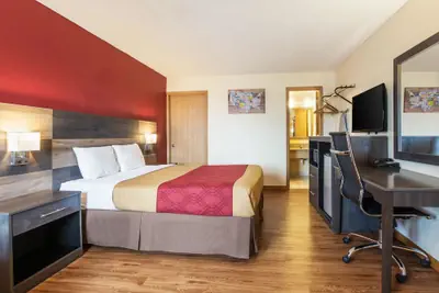 Photo 2 - Econo Lodge Cloverdale