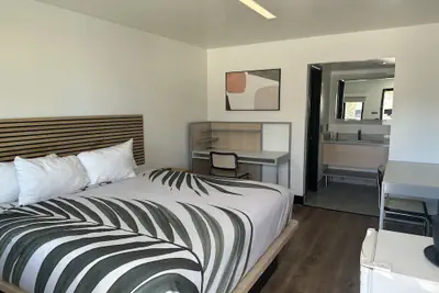 Photo 4 - Sway Hotel Lake Havasu
