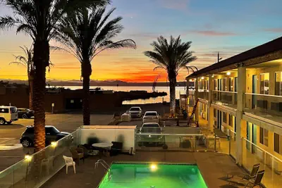 Photo 2 - Sway Hotel Lake Havasu