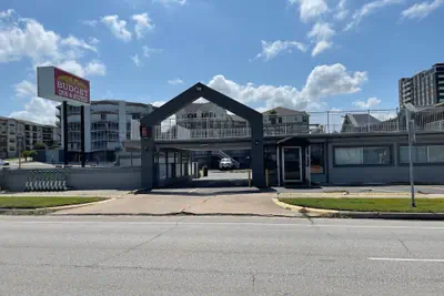 Photo 2 - Budget Inn & Suites Shoreline