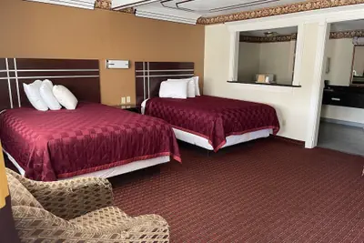 Photo 5 - Budget Inn & Suites Shoreline