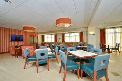 Photo 4 - Hampton Inn Farmville, VA