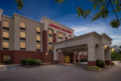 Photo 2 - Hampton Inn & Suites Richmond/Virginia Center