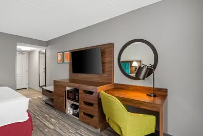 Photo 5 - Hampton Inn & Suites Richmond/Virginia Center