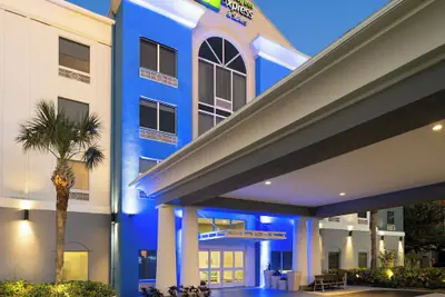 Photo 2 - Holiday Inn Express St. Petersburg North (I-275) by IHG